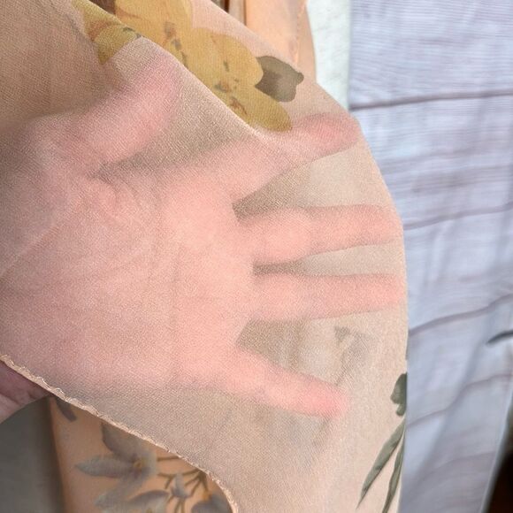 Ellen Tracy Silk Square Scarf Peach Roses Floral Print Lightweight Chiffon - Picture 7 of 10